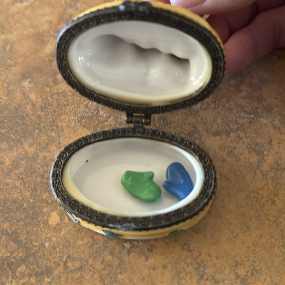 Three Little Kittens who lost their mittens Trinket box - Picture 4 of 6